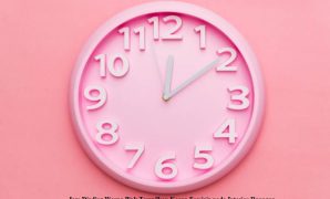 Jam Dinding Warna Pink Tampilkan Kesan Feminin pada Interior Ruangan Jam Dinding Warna Pink